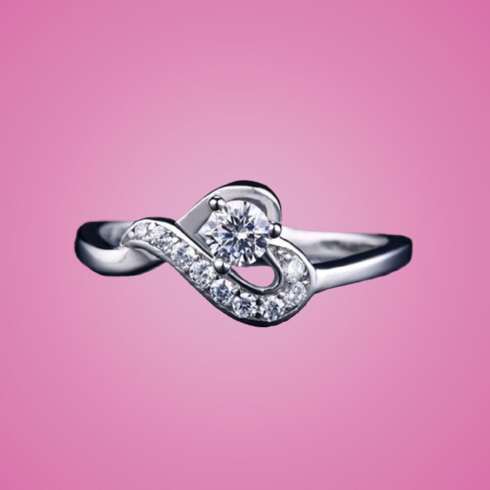 NEW Heart Design Clear Crystal Cluster Ring Silver Tone Size 6 Gift Box